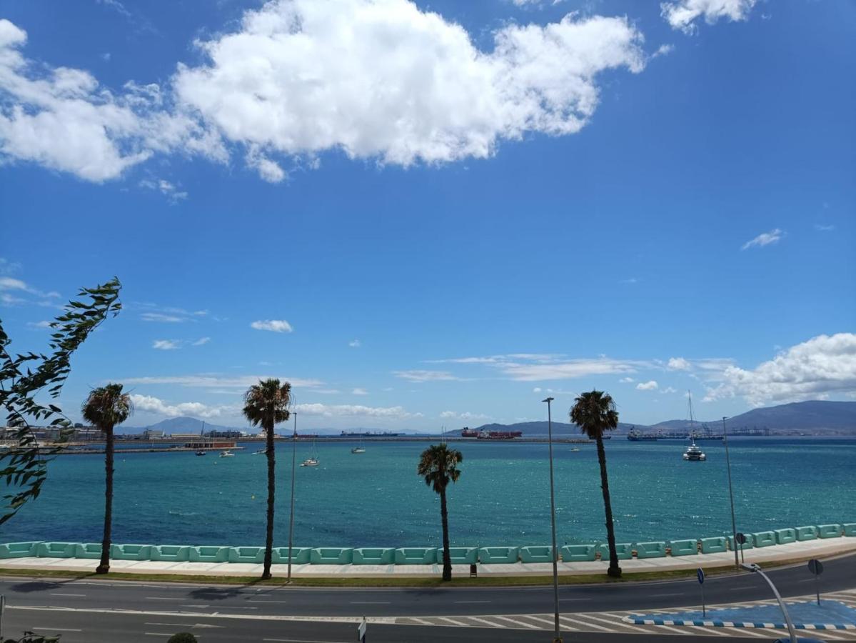 Vistas A 3 Paises Y 2 Continentes 1º Linea De Playa A 5 Minutos De Gibraltar Apartment La Linea de la Concepcion Bagian luar foto