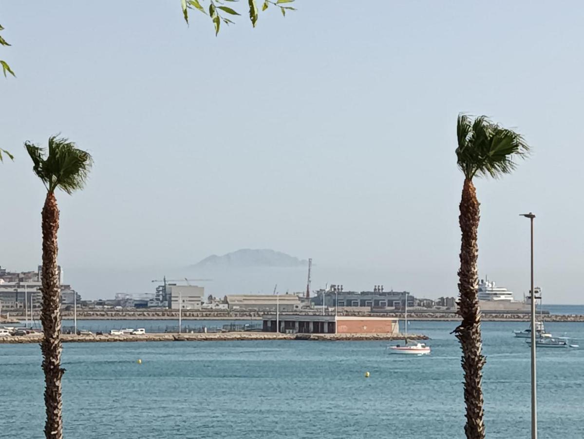 Vistas A 3 Paises Y 2 Continentes 1º Linea De Playa A 5 Minutos De Gibraltar Apartment La Linea de la Concepcion Bagian luar foto